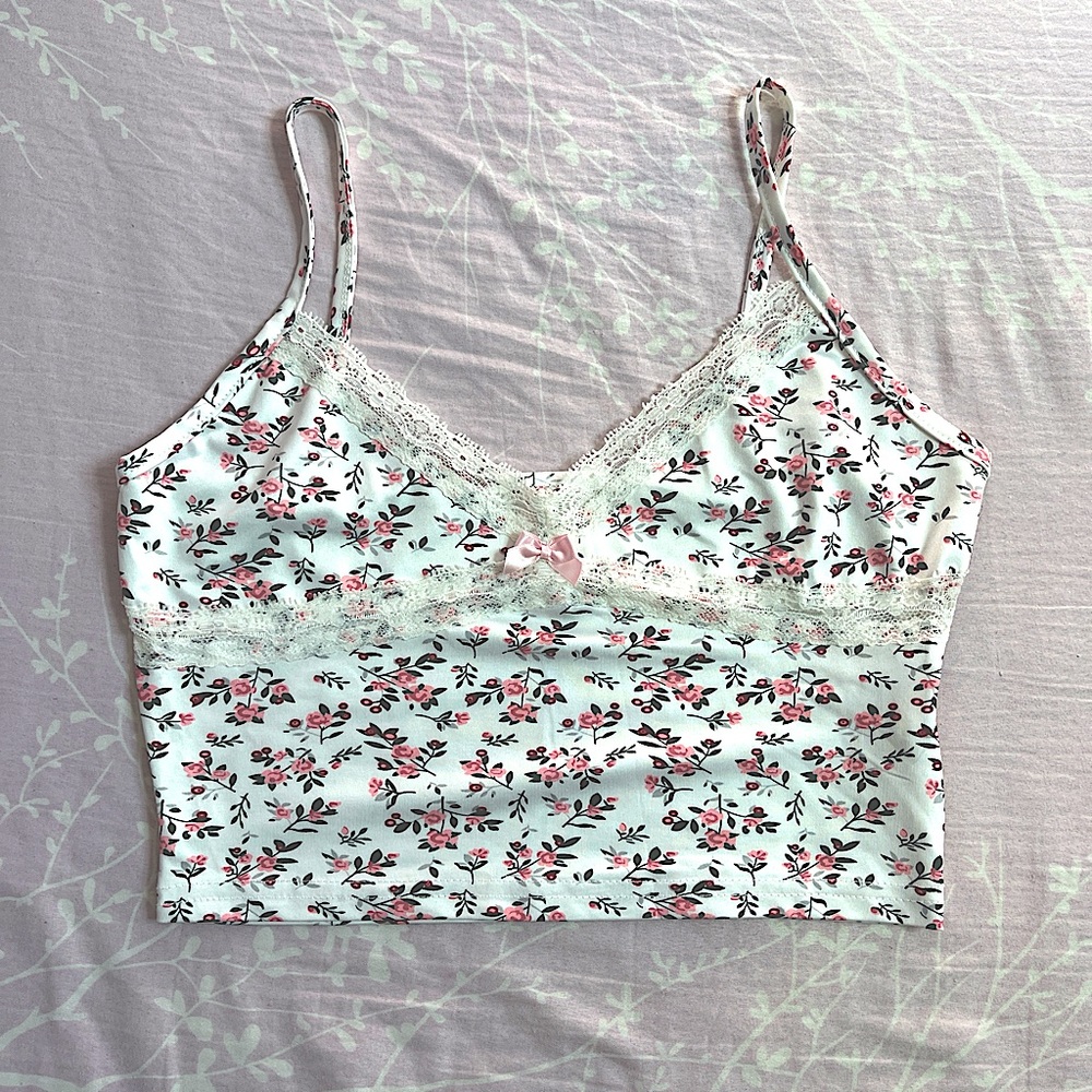 cropped floral tanktop with lace detailing (never worn)